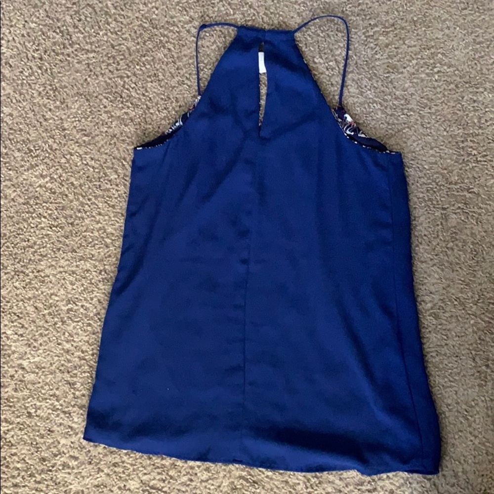 Express Reversible flowy tank- two shirts in one! - Picture 3 of 6